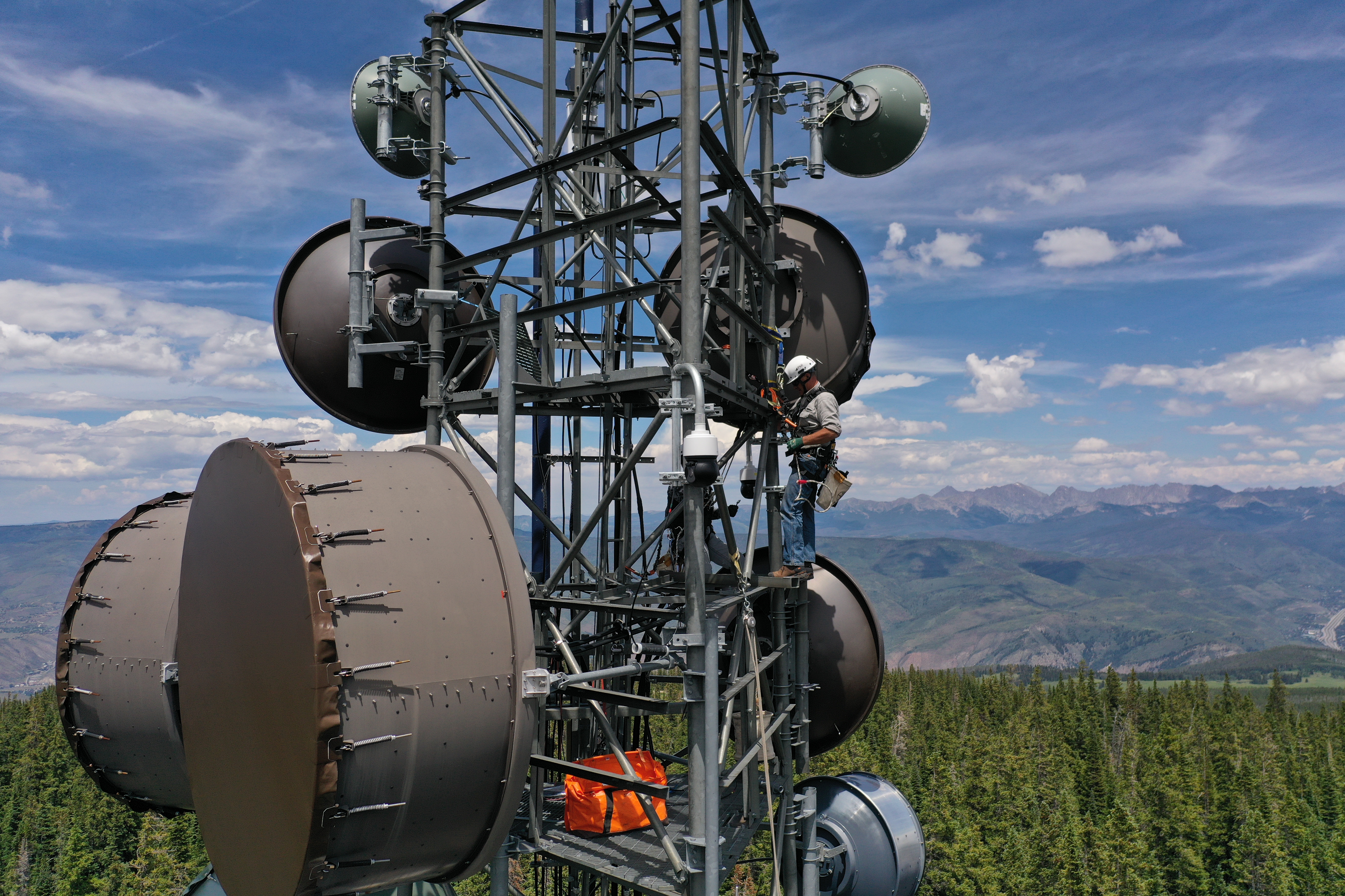 Pano fire detection system overlooking a forest