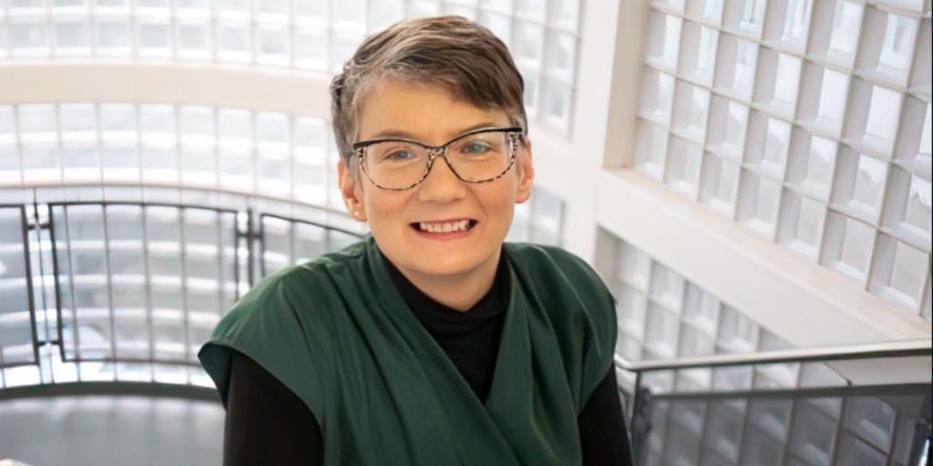 Headshot of Anne Muir