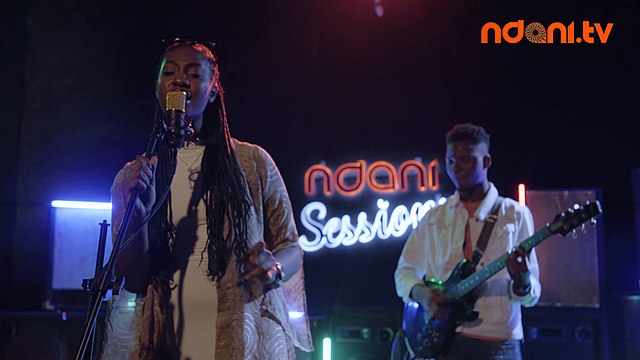 Nigerian singer Tems performing at the NdaniTV sessions in 2019