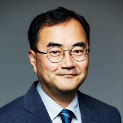 Dr. Shin Cheul Kim of Hong University of Science and Technology